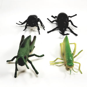 Large 14 Piece Plastic Toy Insect Collection Educational Play Set With Play Mat Included